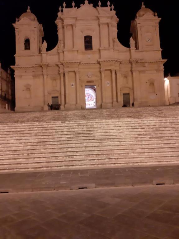 Villa La Casa Re Basuli à Noto Extérieur photo