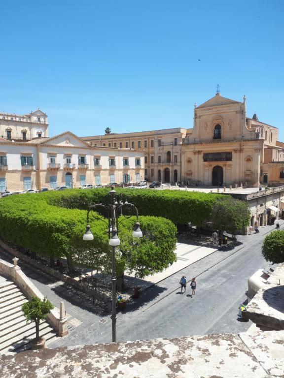 Villa La Casa Re Basuli à Noto Extérieur photo